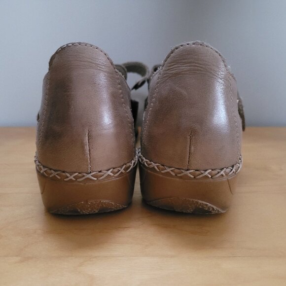 Rieker Shoes - Picture 4 of 9